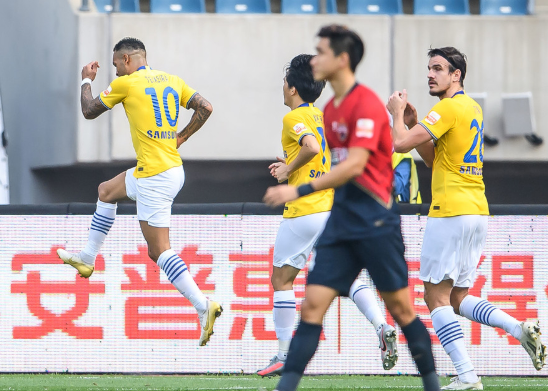 中超-特谢拉点杀杨博宇染红 苏宁1-0深足列小组第2 中超-特谢拉点杀杨博宇染红 苏宁1-0深足列小组第2