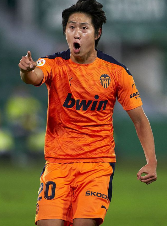 西甲-瓦伦1-2埃尔切惨遭3连败 19岁韩国天才梅西式助攻! 西甲-瓦伦1-2埃尔切惨遭3连败 19岁韩国天才梅西式助攻!