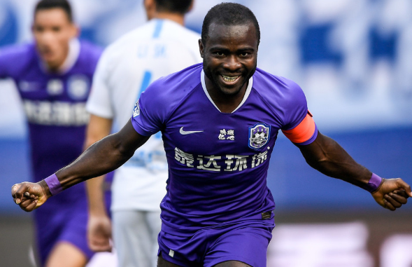 中超-泰达2-0战胜大连人 阿奇姆彭轰两球博阿滕进球被吹 中超-泰达2-0战胜大连人 阿奇姆彭轰两球博阿滕进球被吹