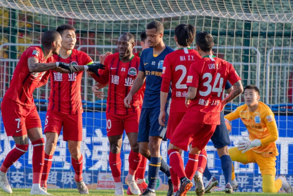 中超-建业3-2富力总分5-3进前十战泰达 巴索戈破门 中超-建业3-2富力总分5-3进前十战泰达 巴索戈破门