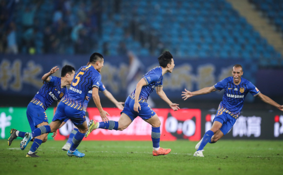 中超-10人苏宁总分3-2上港进决赛 罗竞加时世界波 中超-10人苏宁总分3-2上港进决赛 罗竞加时世界波