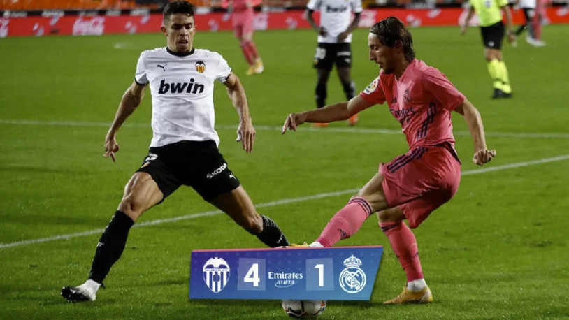 西甲-索莱尔点球戴帽瓦拉内乌龙 皇马1-4瓦伦西亚 西甲-索莱尔点球戴帽瓦拉内乌龙 皇马1-4瓦伦西亚