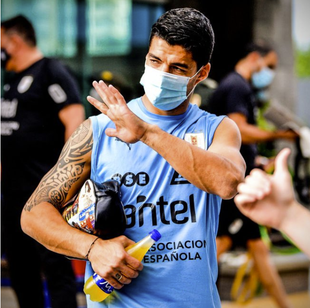 乌拉圭足协:苏亚雷斯新冠检测阳性 无缘对阵巴萨 乌拉圭足协:苏亚雷斯新冠检测阳性 无缘对阵巴萨