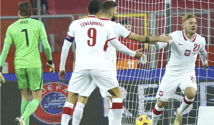 2-1!荷兰7分钟2球逆转波兰 莱万助攻 两队双双无缘决赛圈 2-1!荷兰7分钟2球逆转波兰 莱万助攻 两队双双无缘决赛圈