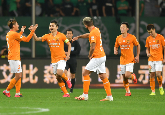 中超-武汉1-0绿城总分3-2成功保级 李行点杀"保命" 中超-武汉1-0绿城总分3-2成功保级 李行点杀"保命"
