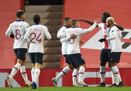 欧冠-巴黎3-1轻取曼联 内马尔双响弗雷德染红 欧冠-巴黎3-1轻取曼联 内马尔双响弗雷德染红