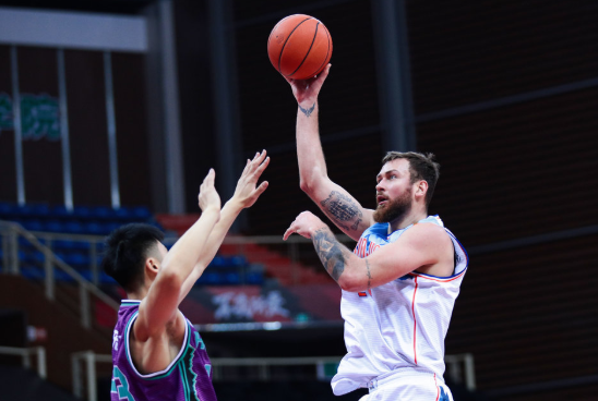 CBA-新疆111-94轻取山东 莫泰首秀砍12+12曾令旭狂轰30分 CBA-新疆111-94轻取山东 莫泰首秀砍12+12曾令旭狂轰30分