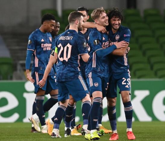 欧联杯-阿森纳4-2邓多克小组赛全胜 埃尔内尼世界波小将传射 欧联杯-阿森纳4-2邓多克小组赛全胜 埃尔内尼世界波小将传射