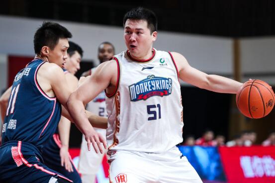 CBA-广东7人上双114-92轻取同曦 万圣伟战旧主9+5 CBA-广东7人上双114-92轻取同曦 万圣伟战旧主9+5