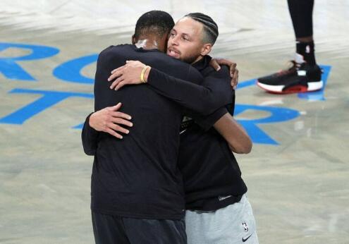 NBA-篮网125-99大胜勇士 欧文26分杜兰特22分库里20+10 NBA-篮网125-99大胜勇士 欧文26分杜兰特22分库里20+10