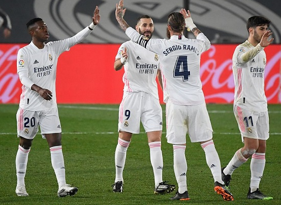 西甲-皇马2-0胜格拉纳达获联赛五连胜 本泽马破门卡塞米罗建功 西甲-皇马2-0胜格拉纳达获联赛五连胜 本泽马破门卡塞米罗建功