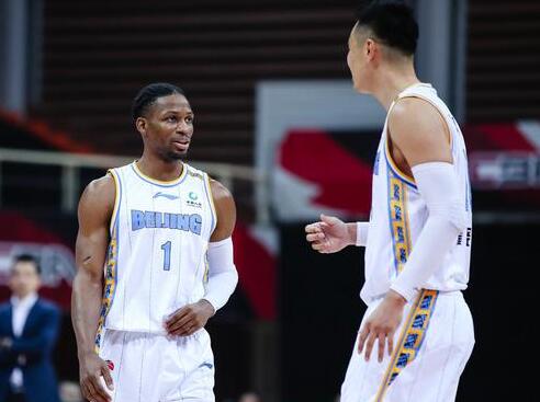 CBA-北京102-100险胜广州获2连胜 吉布森28+13李慕豪2分5犯 CBA-北京102-100险胜广州获2连胜 吉布森28+13李慕豪2分5犯