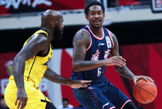 CBA-吉林111-110险胜广东取4连胜 琼斯43+14+13压哨三分绝杀! CBA-吉林111-110险胜广东取4连胜 琼斯43+14+13压哨三分绝杀!