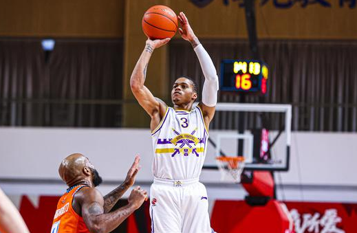 CBA-6人上双北控126-104大胜福建 杨18+14高登空砍41+4+4 CBA-6人上双北控126-104大胜福建 杨18+14高登空砍41+4+4