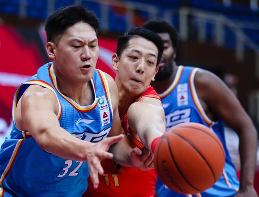 青岛加时139-133胜深圳止8连败 约翰逊38+14布克空砍52分 青岛加时139-133胜深圳止8连败 约翰逊38+14布克空砍52分