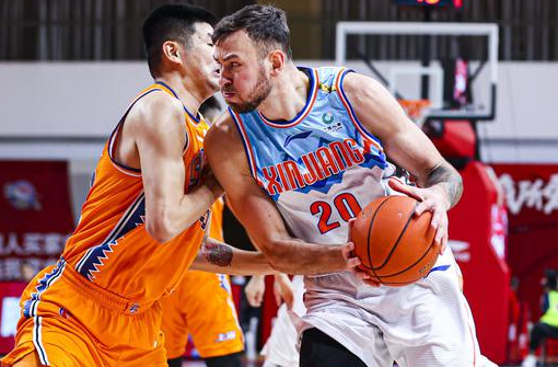 新疆108-98战胜上海 曾令旭30+15助攻 莫泰28+21弗神空砍两双 新疆108-98战胜上海 曾令旭30+15助攻 莫泰28+21弗神空砍两双