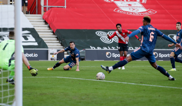 足总杯-阿森纳0-1南安普顿止步第4轮 加布里埃尔乌龙球 足总杯-阿森纳0-1南安普顿止步第4轮 加布里埃尔乌龙球