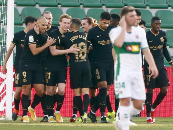 西甲-巴萨2-0轻取埃尔切 德容传射特尔施特根扑出单刀 西甲-巴萨2-0轻取埃尔切 德容传射特尔施特根扑出单刀