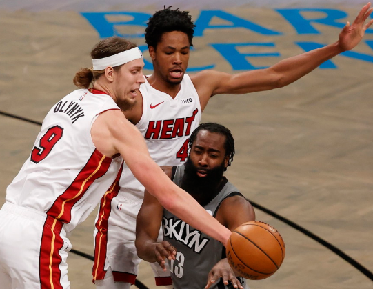 杜兰特低效20+13哈登20+8 篮网6人上双98-85浇灭热火 杜兰特低效20+13哈登20+8 篮网6人上双98-85浇灭热火