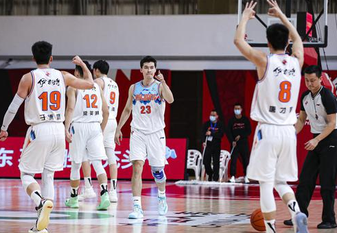 周琦23+12 新疆106-88大胜北京 莫泰24+12方硕空砍22分 周琦23+12 新疆106-88大胜北京 莫泰24+12方硕空砍22分