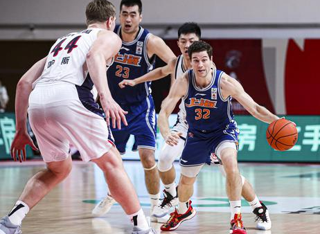 弗雷戴特43+7+8绝杀 上海98-93险胜广州止5连败 郑准20+7宗赞16分 弗雷戴特43+7+8绝杀 上海98-93险胜广州止5连败 郑准20+7宗赞16分