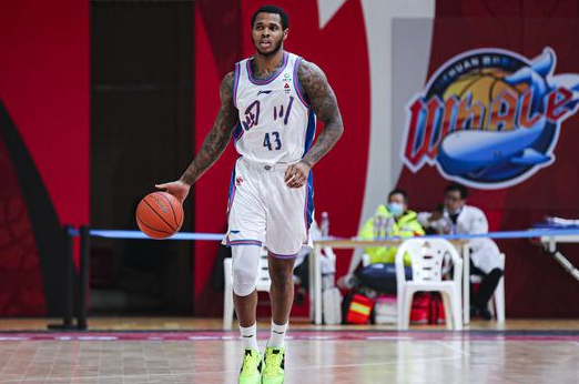 亨特32+6 辽宁102-115不敌四川吞连败 张镇麟29+7砍新高 亨特32+6 辽宁102-115不敌四川吞连败 张镇麟29+7砍新高