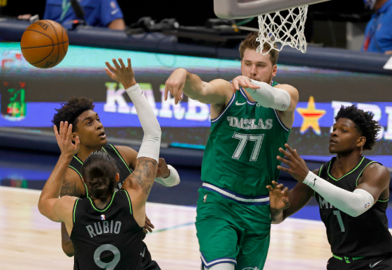 比斯利末节6三分险翻盘 波神6帽 独行侠127-122险胜森林狼 比斯利末节6三分险翻盘 波神6帽 独行侠127-122险胜森林狼