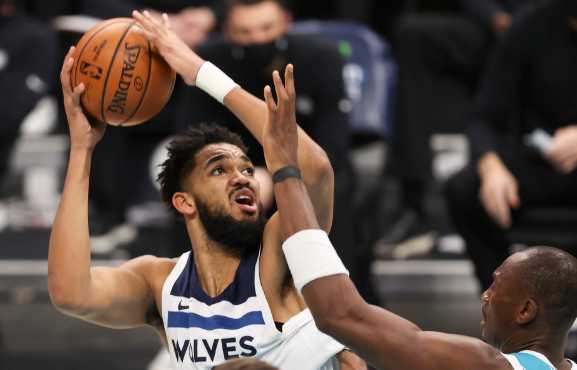 罗齐尔41分唐斯25分 三球20+11黄蜂120-114送森林狼4连败 罗齐尔41分唐斯25分 三球20+11黄蜂120-114送森林狼4连败