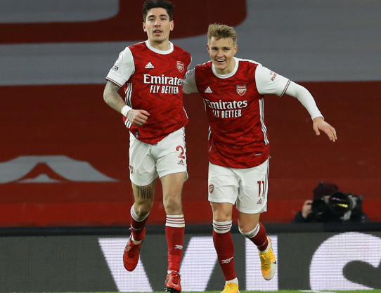 英超-阿森纳4-2战胜利兹联升至第十 奥巴梅扬戴帽贝莱林破门 英超-阿森纳4-2战胜利兹联升至第十 奥巴梅扬戴帽贝莱林破门