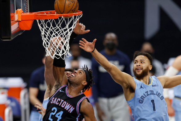 瓦兰砍25分福克斯23+9 灰熊7人上双124-110送国王3连败 瓦兰砍25分福克斯23+9 灰熊7人上双124-110送国王3连败