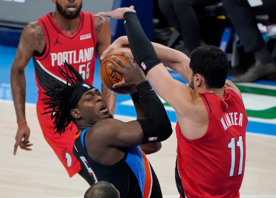 多尔特23分利拉德末节爆发 开拓者115-104胜雷霆迎五连胜 多尔特23分利拉德末节爆发 开拓者115-104胜雷霆迎五连胜