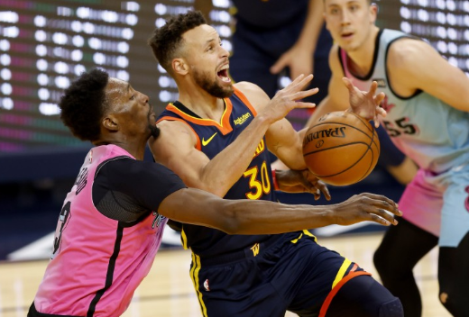 巴特勒摘三双库里25分 热火加时112-120负勇士吞三连败 巴特勒摘三双库里25分 热火加时112-120负勇士吞三连败