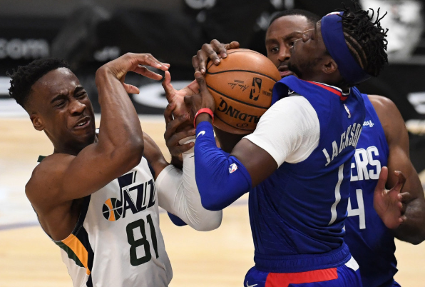 NBA-爵士114-96大胜快船豪取9连胜 米切尔24+7+7 戈贝尔23+20 NBA-爵士114-96大胜快船豪取9连胜 米切尔24+7+7 戈贝尔23+20