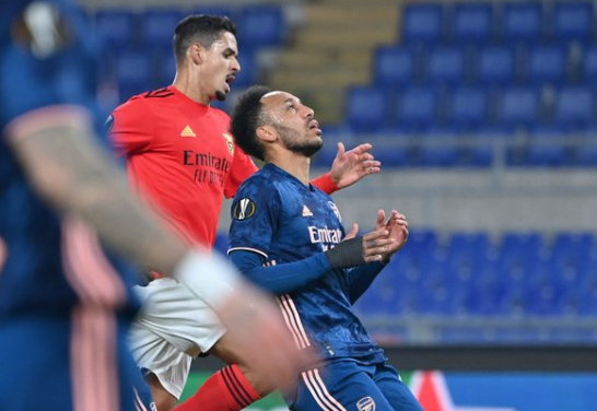 欧联-阿森纳1-1闷平本菲卡 奥巴梅扬失良机萨卡破门 欧联-阿森纳1-1闷平本菲卡 奥巴梅扬失良机萨卡破门