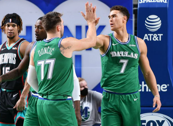 东契奇21+7 独行侠102-92擒灰熊 哈达威29分莫兰特22+9 东契奇21+7 独行侠102-92擒灰熊 哈达威29分莫兰特22+9