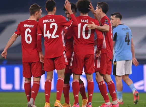 欧冠-拜仁客场4-1大胜拉齐奥 莱万破门创纪录萨内建功 欧冠-拜仁客场4-1大胜拉齐奥 莱万破门创纪录萨内建功