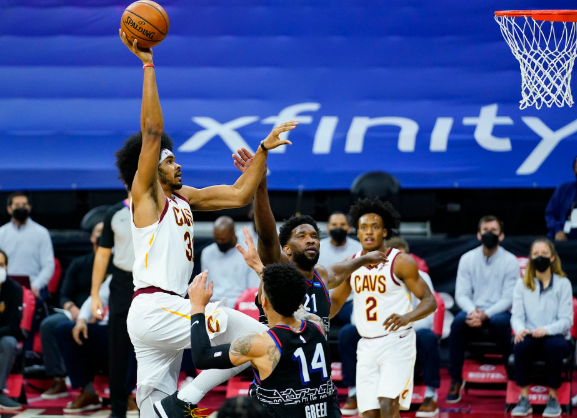 小塞28分 骑士爆冷112-109战胜76人 大帝42+13西蒙斯24+7+8 小塞28分 骑士爆冷112-109战胜76人 大帝42+13西蒙斯24+7+8