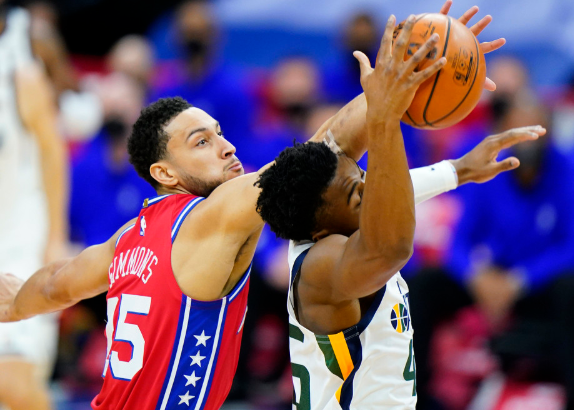 大帝40+19米切尔33+8遭驱逐 76人主场加时131-123力克爵士 大帝40+19米切尔33+8遭驱逐 76人主场加时131-123力克爵士