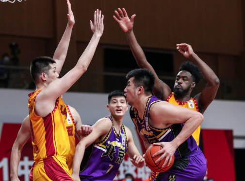 富兰克林17+8+10 山西95-89胜北控4连胜 邹雨宸首秀12+8 富兰克林17+8+10 山西95-89胜北控4连胜 邹雨宸首秀12+8