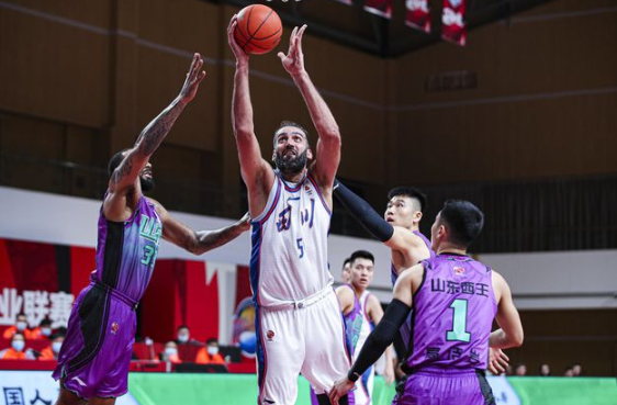 哈达迪21+19 四川114-106胜山东取6连胜 哈德森空砍31分 哈达迪21+19 四川114-106胜山东取6连胜 哈德森空砍31分