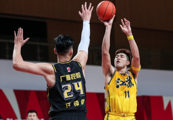 吴冠希砍26+14送6盖帽 江苏116-112胜广厦结束14连败 吴冠希砍26+14送6盖帽 江苏116-112胜广厦结束14连败