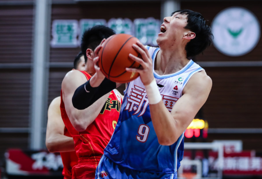 3连败!新疆98-114遭深圳双杀 周琦17+17布克28+12 3连败!新疆98-114遭深圳双杀 周琦17+17布克28+12