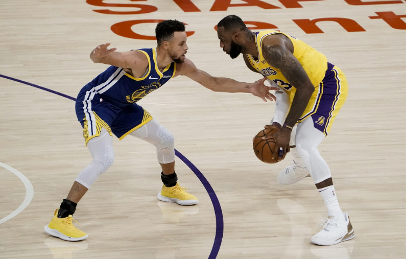 前瞻:詹姆斯大战库里 篮网欲擒尼克斯冲击5连胜 前瞻:詹姆斯大战库里 篮网欲擒尼克斯冲击5连胜