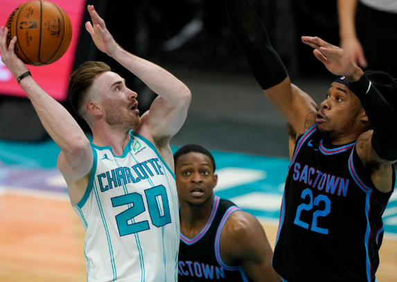 海沃德25+8+4福克斯29分 黄蜂122-116胜国王迎四连胜 海沃德25+8+4福克斯29分 黄蜂122-116胜国王迎四连胜