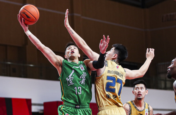 CBA-辽宁105-82大胜同曦 郭艾伦19+9杨皓喆20分 CBA-辽宁105-82大胜同曦 郭艾伦19+9杨皓喆20分
