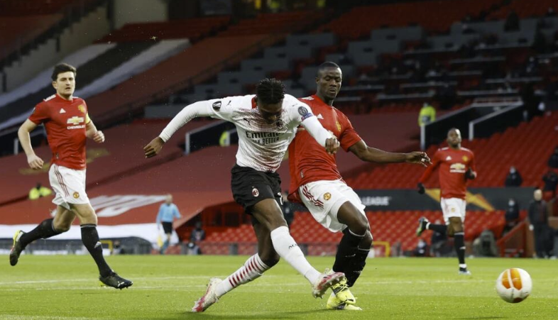 米兰VS曼联:伊布复出战旧主 桃园德比决一死战 米兰VS曼联:伊布复出战旧主 桃园德比决一死战