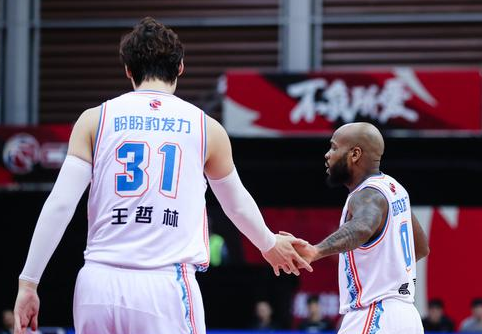 5人上双福建135-119大胜山西 高登31+14王哲林26+13 5人上双福建135-119大胜山西 高登31+14王哲林26+13