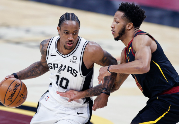 NBA-马刺116-110擒骑士取3连胜 德罗赞复出20+7塞克斯顿29分 NBA-马刺116-110擒骑士取3连胜 德罗赞复出20+7塞克斯顿29分