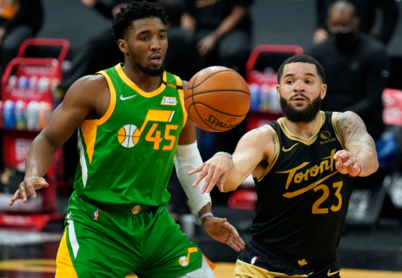 NBA-爵士115-112险胜送猛龙 米切尔31分 西亚卡姆27+9 NBA-爵士115-112险胜送猛龙 米切尔31分 西亚卡姆27+9