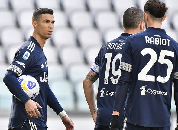 意甲-尤文图斯主场0-1贝内文托 C罗越位进球被吹 意甲-尤文图斯主场0-1贝内文托 C罗越位进球被吹